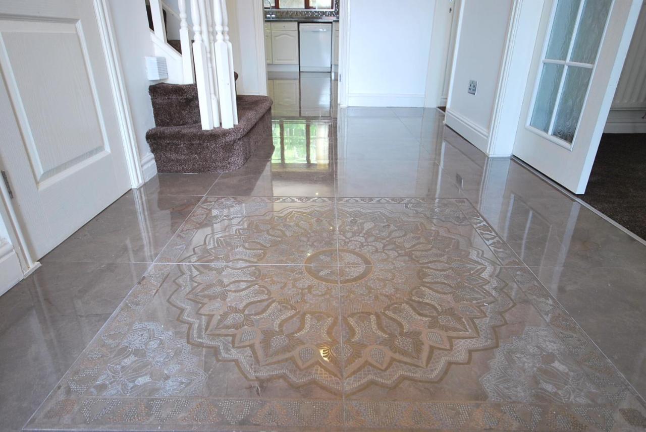 Entire And Exclusive Four Bed Detached Villa Lostock Exteriér fotografie